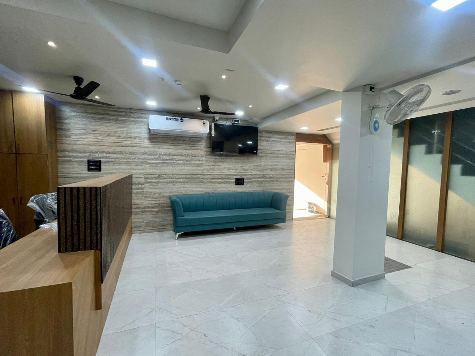 Hotel Royal Elite Radźkot Zewnętrze zdjęcie